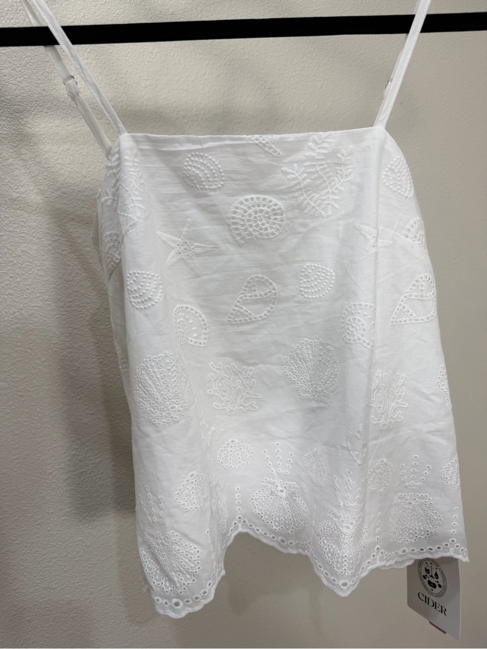 Cider White Eyelet Embroidered Spaghetti-Strap Camisole - Picture 3 of 5